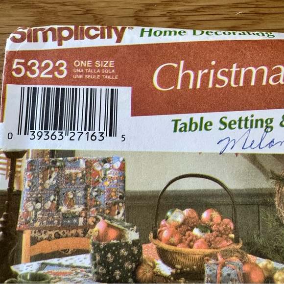 Simplicity Festive Table Setting Pattern - Picture 2 of 4